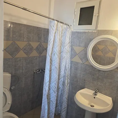 Anastasia To Rent Qeparo